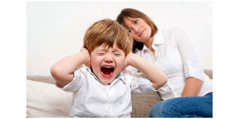Как реагировать на истерики ребенка?